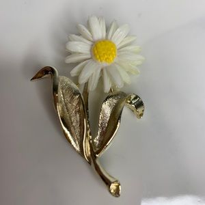 Sarah Coventry Signed Vintage Daisy Pin Brooch